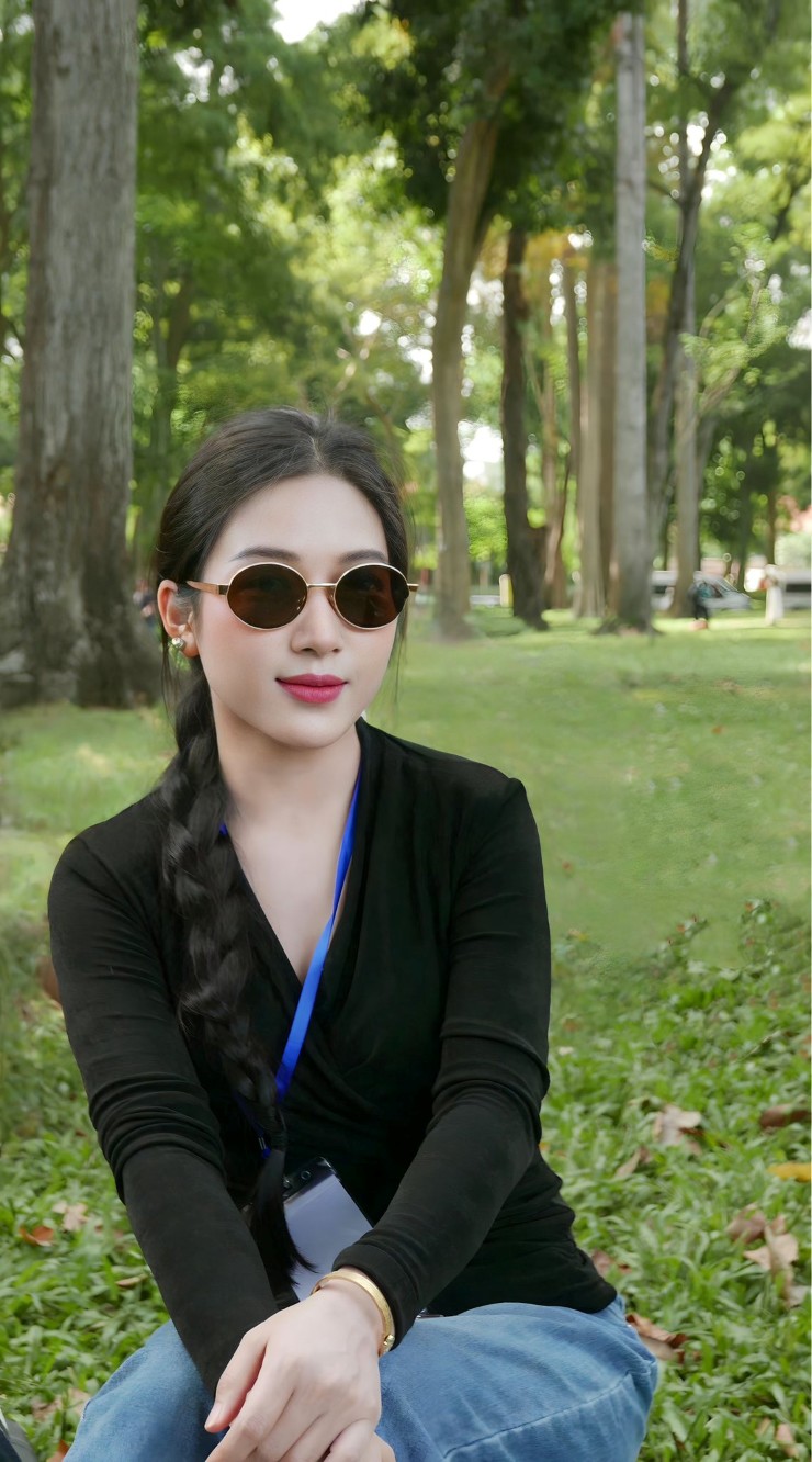 Dù là nghệ sĩ, cuộc sống của Hellen Thủy không phải lúc nào cũng rực rỡ ánh đèn sân khấu.
