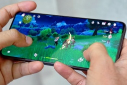 Top smartphone pin  " trâu "  nhất nửa đầu năm 2025