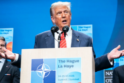 Tổng thống Trump nói Mỹ sẽ gặp Iran vào tuần tới