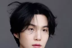 Người Hàn không buông tha cho Suga (BTS)