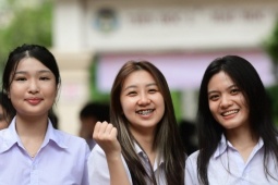 Đề thi Ngữ văn tốt nghiệp THPT 2025 đậm hơi thở cuộc sống, đánh thức quá khứ