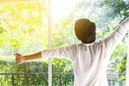 3 việc cần làm vào đúng 3  ' thời điểm vàng '  trong ngày có lợi cho sức khỏe của bạn