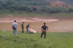 Thi thể người đàn ông dưới sông, 2 tay bị trói bằng dây vải