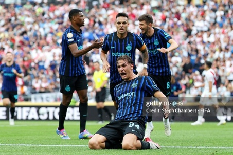 Trung vệ River Plate mất bóng đá người bị thẻ đỏ, sao trẻ 19 tuổi mở tỷ số cho Inter Milan