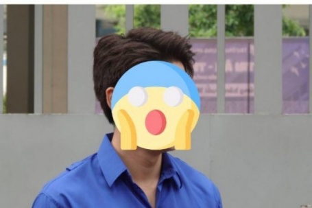 Một nam thần Vbiz bất ngờ xuất hiện trước cổng điểm thi tốt nghiệp THPT, danh tính khiến ai nấy đều nháo nhào!