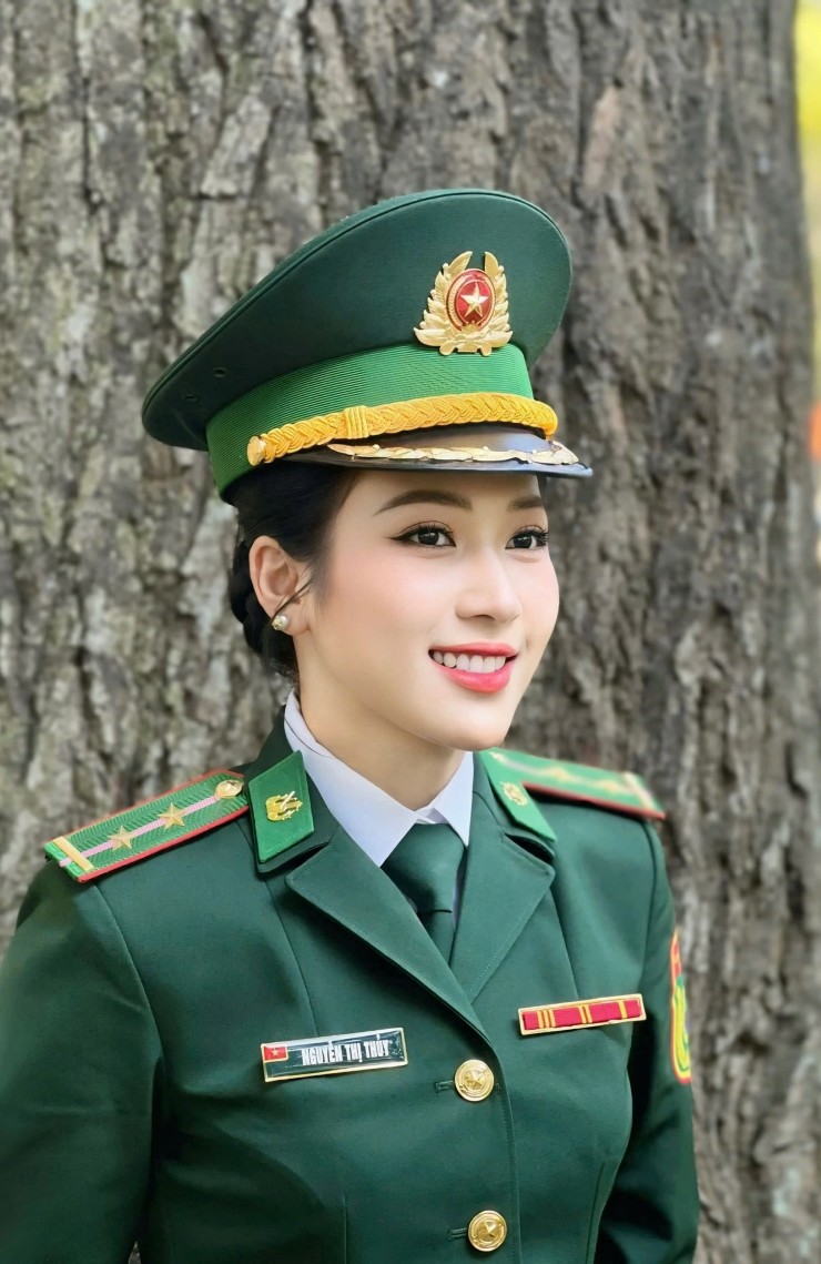 Tình yêu âm nhạc được ươm mầm từ sớm, trở thành động lực để cô thi đỗ vào khoa Thanh nhạc, Trường Đại học Văn hóa Nghệ thuật Quân đội.
