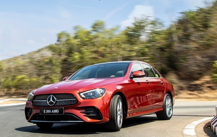 Nhiều mẫu xe của Mercedes-Benz được giảm giá cả trăm triệu đồng