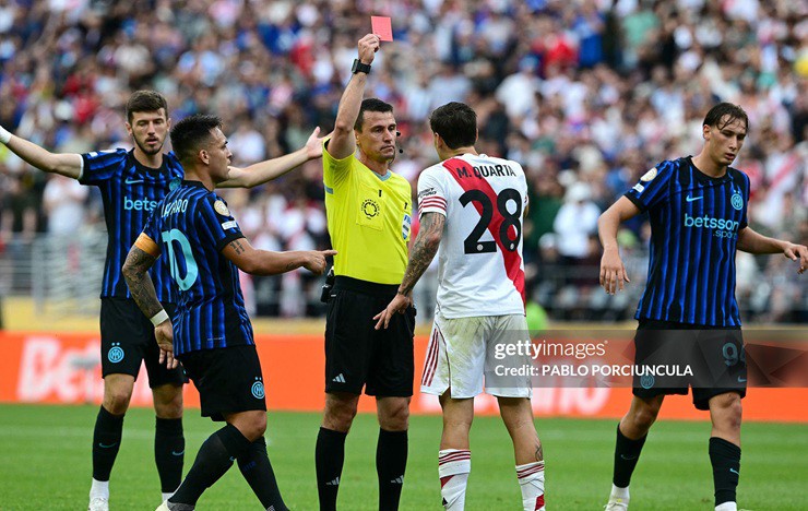 Thẻ đỏ của&nbsp;Martinez Quarta là bước ngoặt khiến River Plate thất bại trước Inter Milan