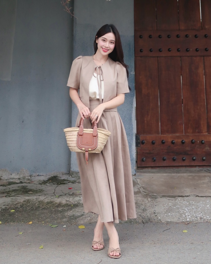 Mỹ nhân Việt nổi tiếng nhờ mặc đẹp với chiều cao 1,56 m - 1