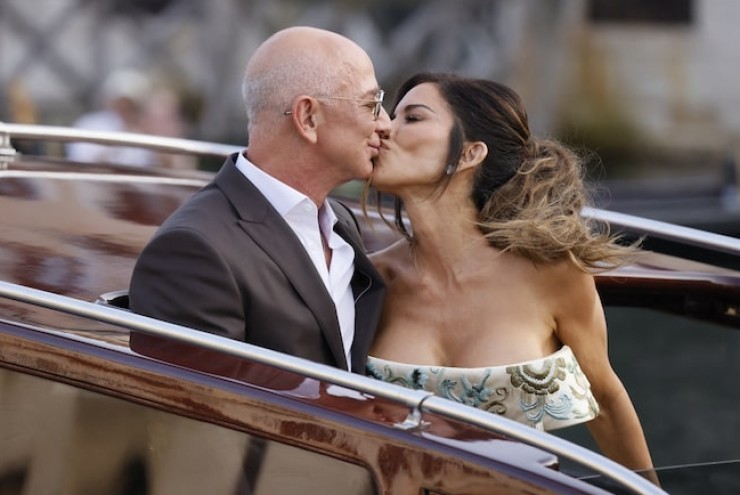 Jeff Bezos là ai mà đám cưới khiến cả thế giới phải dõi theo?