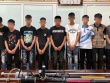 Nhóm thanh thiếu niên cầm kiếm dạo phố, quay clip đăng trên TikTok