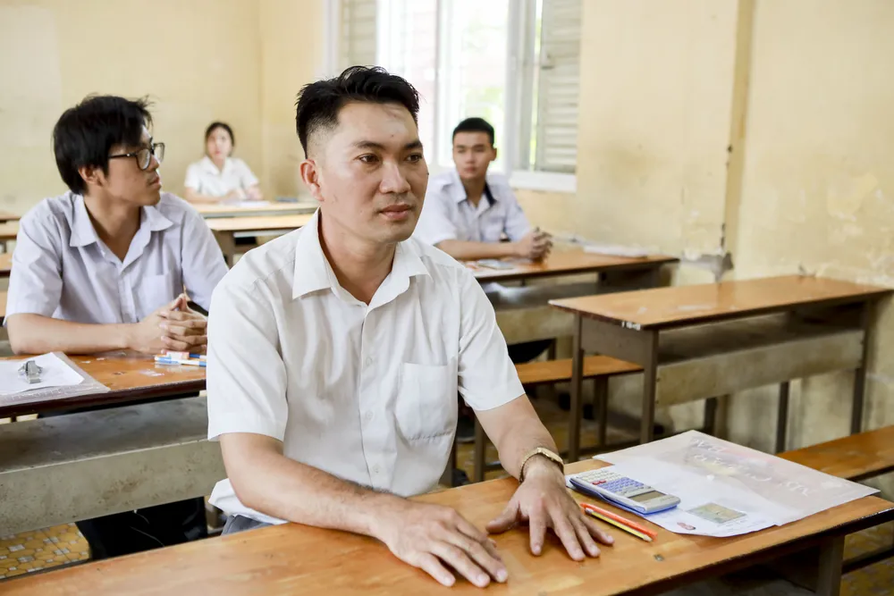 Chuyện chưa kể về đôi bạn cùng dự thi tốt nghiệp THPT ở tuổi 40 - 4