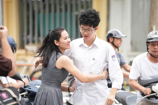 Thí sinh bước vào ngày thi thứ hai: Thực hiện loạt môn thi theo chương trình mới - 8