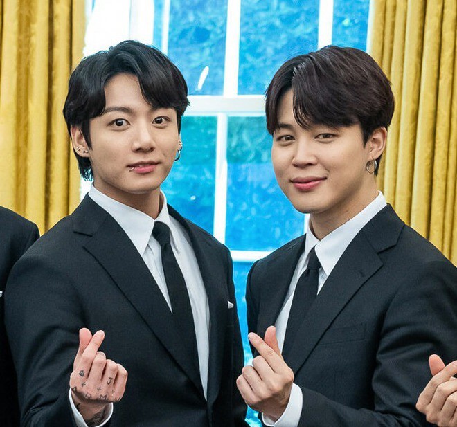 Tiếp viên hàng không kể về trải nghiệm phục vụ Jimin - Jungkook trên chuyến bay