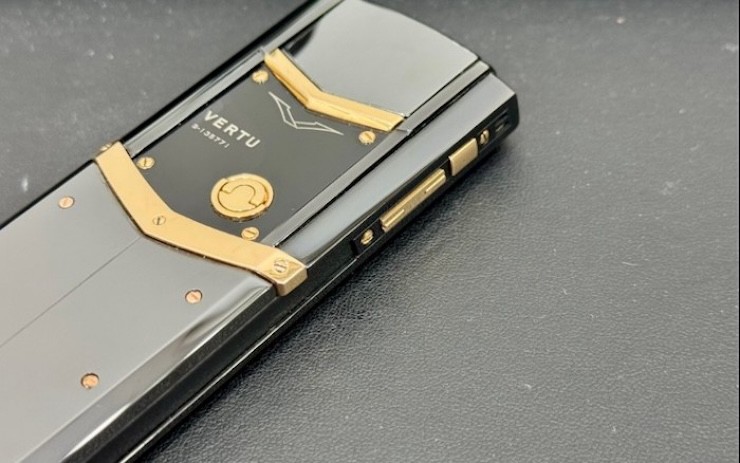 Vertu Signature V.