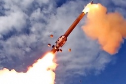 Tiết lộ Mỹ phóng loạt tên lửa Patriot lớn nhất lịch sử đánh chặn tên lửa đạn đạo Iran ở Qatar