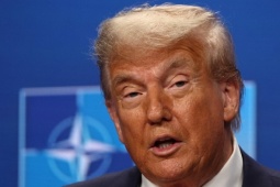 Cách ông Trump dùng mạng xã hội để dập lửa xung đột Israel - Iran
