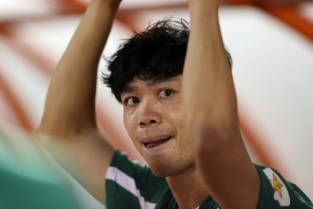 Công Phượng mắt đỏ hoe vì trượt vé V-League, Bùi Tiến Dũng hóa người hùng