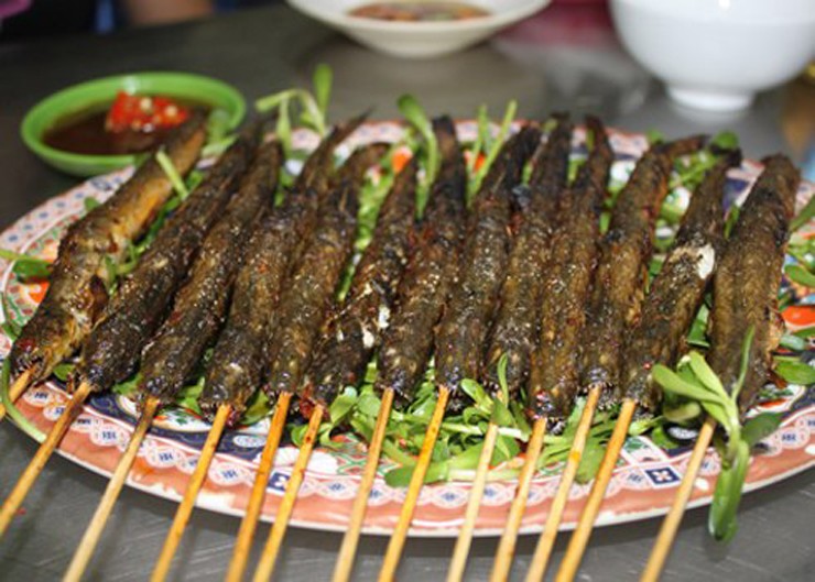 Trước đây, không ai biết tới cá kèo, chúng được gọi là cá "nhà nghèo" vì giá rẻ và gắn với cuộc sống bình dị của người dân nơi dây.&nbsp;
