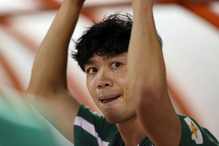Công Phượng mắt đỏ hoe vì trượt vé V-League, Bùi Tiến Dũng hóa người hùng - 3