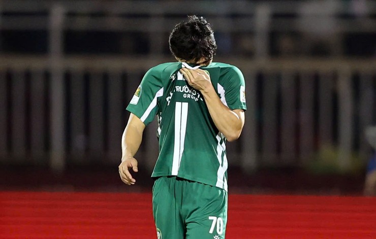 Công Phượng mắt đỏ hoe vì trượt vé V-League, Bùi Tiến Dũng hóa người hùng - 1