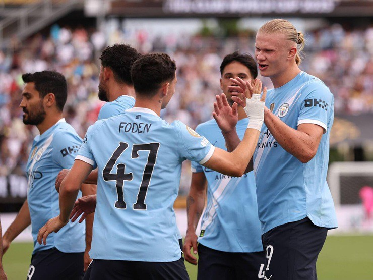 Man City trút "mưa" bàn thắng vào lưới Juventus