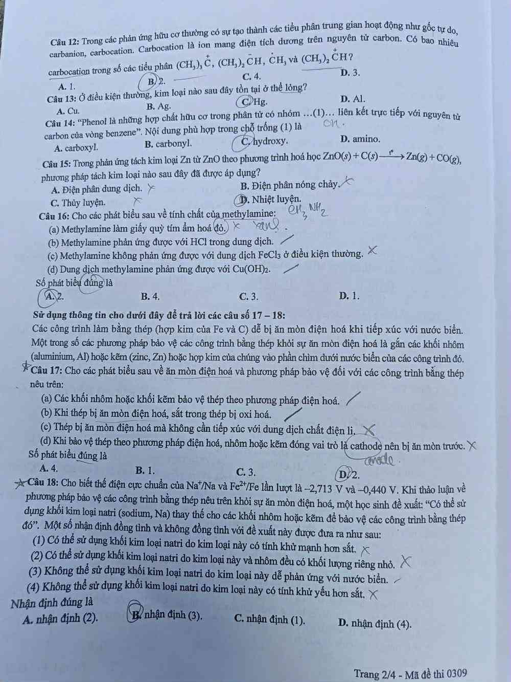 Vỡ òa cảm xúc kết thúc thi theo chương trình mới, cập nhật giải đề - 7