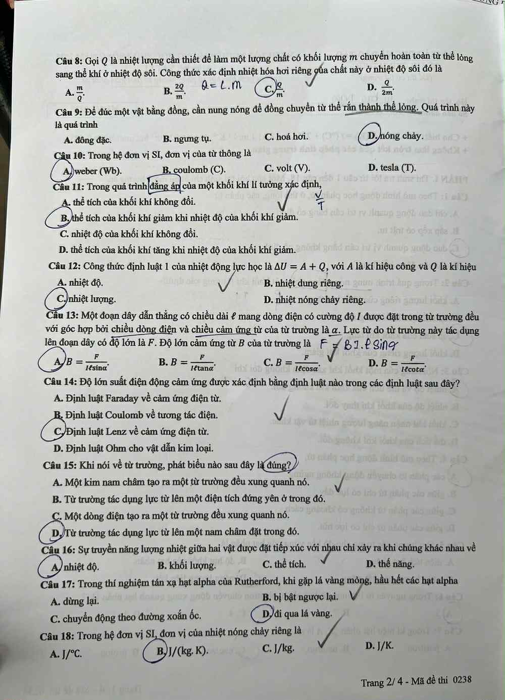 Vỡ òa cảm xúc kết thúc thi theo chương trình mới, cập nhật giải đề - 18