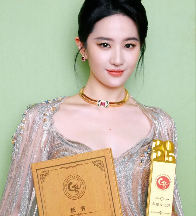Lưu Diệc Phi và Dương Tử cạnh tranh