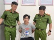 Khởi tố nghịch tử đánh mẹ, đâm trọng thương người thi hành nhiệm vụ