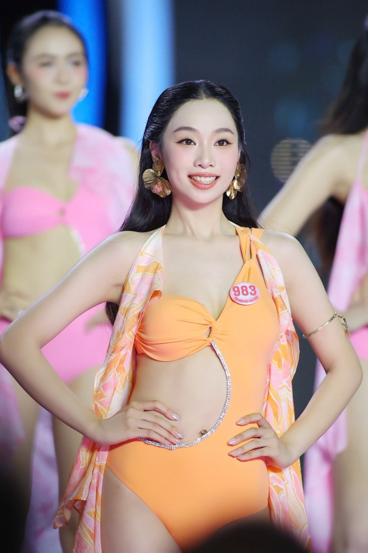 Phạm Thùy Dương là một trong các thí sinh lọt vào top 5 của cuộc thi. Cô 22 tuổi, sinh viên đại học Ngoại thương và Kinh tế Quốc dân, được khán giả yêu thích vì phong cách năng động, tự tin.