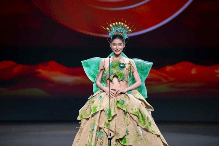 Phạm Hoàng Thu Uyên (SBD 001 - TP. Hải Phòng)