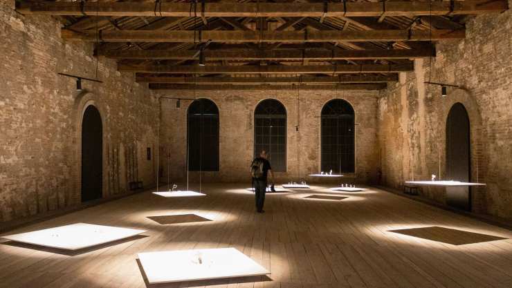 Bên trong&nbsp;Arsenale di Venezia (Ảnh: Rui Alves/ Unplash)