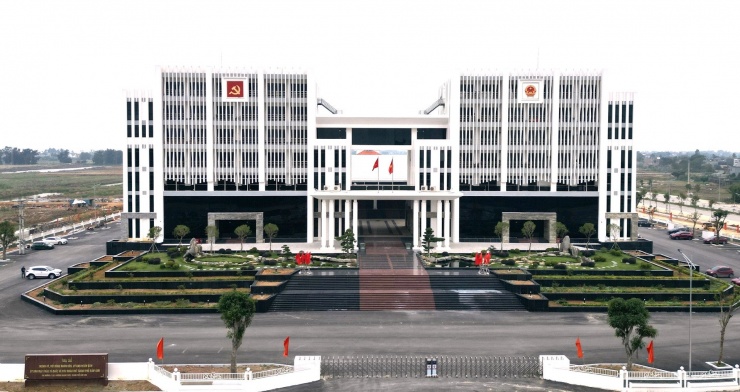Trụ sở làm việc của phường Sầm Sơn mới. Ảnh: CTV