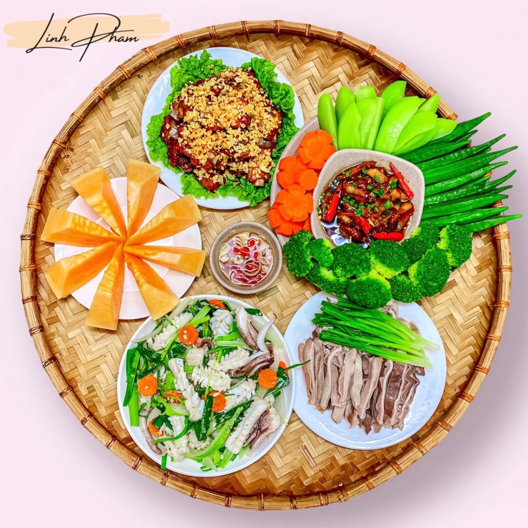 Thực đơn cơm tối hàng ngày giúp cân bằng dinh dưỡng và khẩu vị.