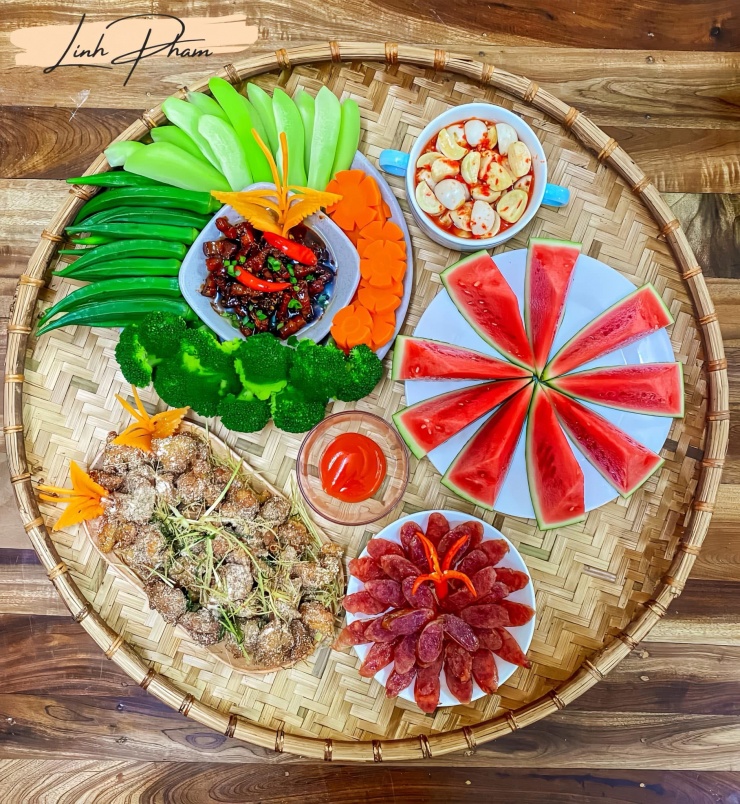 Mâm cơm truyền thống theo thực đơn ăn uống lành mạnh mỗi ngày