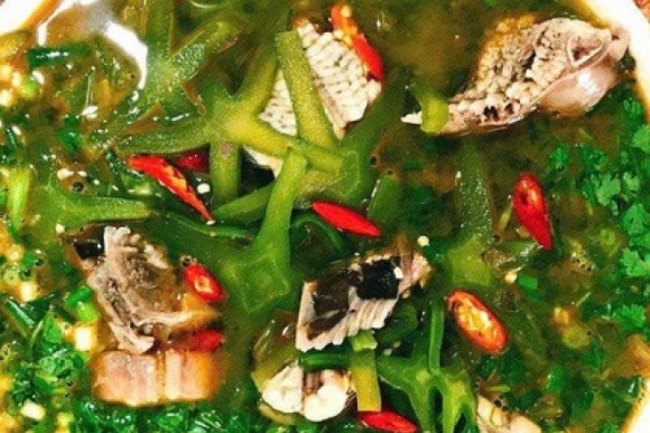 Biến cây dại đầy gai góc mọc trên cồn cát thành món ngon 'độc lạ'