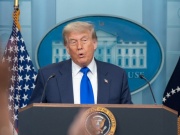 Thế giới - Ông Trump: Sẵn sàng cân nhắc ném bom Iran lần nữa