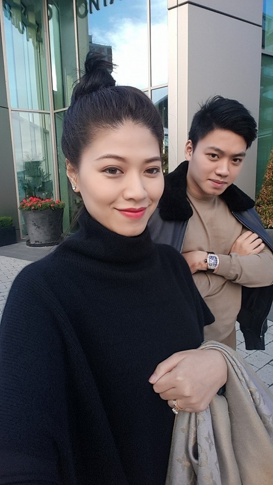 Bảo Hưng chỉ xuất hiện công khai với chị gái. Còn câu chuyện tình cảm dù xôn xao tới đâu cũng chỉ im lặng cho qua
