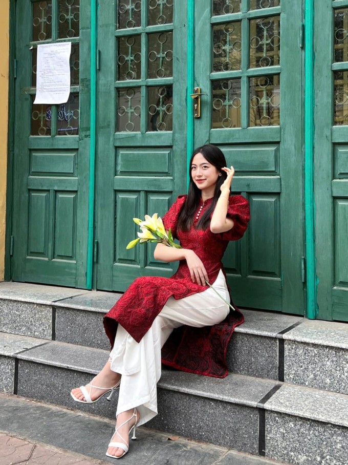 Vân Nhi khi chụp ảnh áo dài năm 18 tuổi.