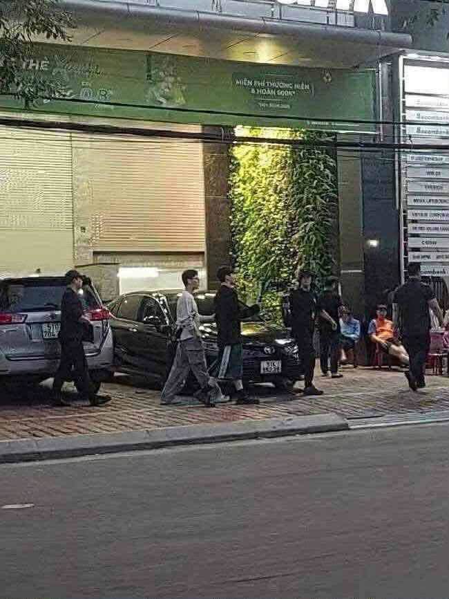 1 số hình ảnh của 2 nam thần BTS ở Đà Nẵng