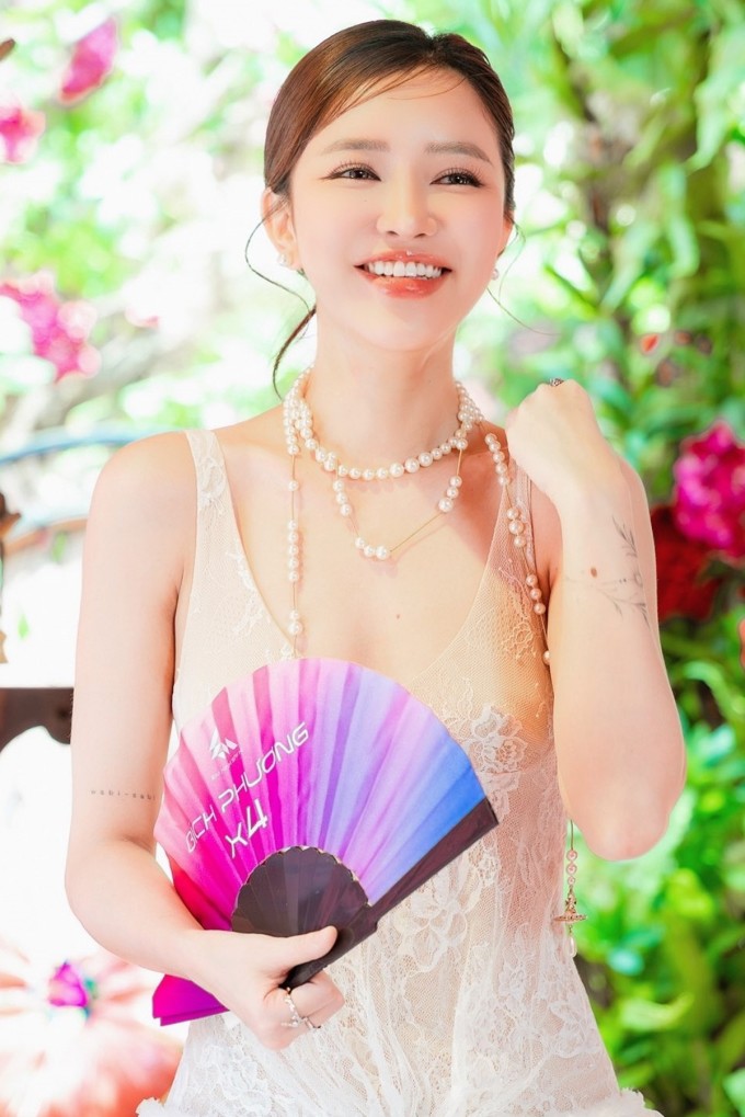 Bích Phương hào sảng và vui tính tại chương trình.