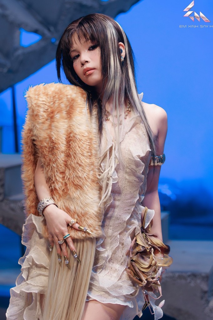 Liu Grace đầy cá tính.