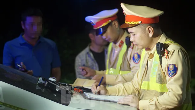 Nhà xe chở quá 12 người quy định làm việc với tổ công tác.