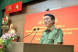 Đại tướng Lương Tam Quang trao quyết định cho 34 giám đốc công an tỉnh, thành phố