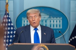 Ông Trump: Sẵn sàng cân nhắc ném bom Iran lần nữa
