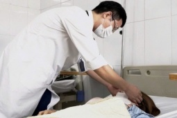 Thiếu nữ 15 tuổi tử vong sau khi nặn mụn