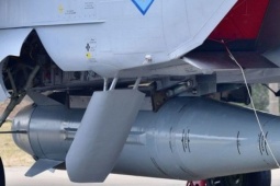 Tên lửa siêu thanh Nga xuất kích, UAV Ukraine tung đòn  " phá 4 chiếc Su-34 " 