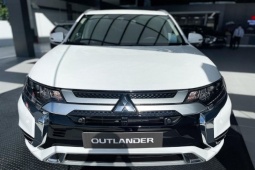 Ngắm chi tiết dòng SUV Mitsubishi Outlander giá từ 825 triệu đồng
