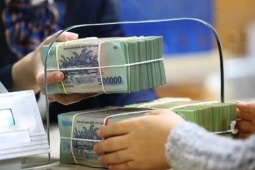 Kinh tế 24h: Lãi suất giảm mạnh, vì sao người dân vẫn đổ tiền vào ngân hàng?